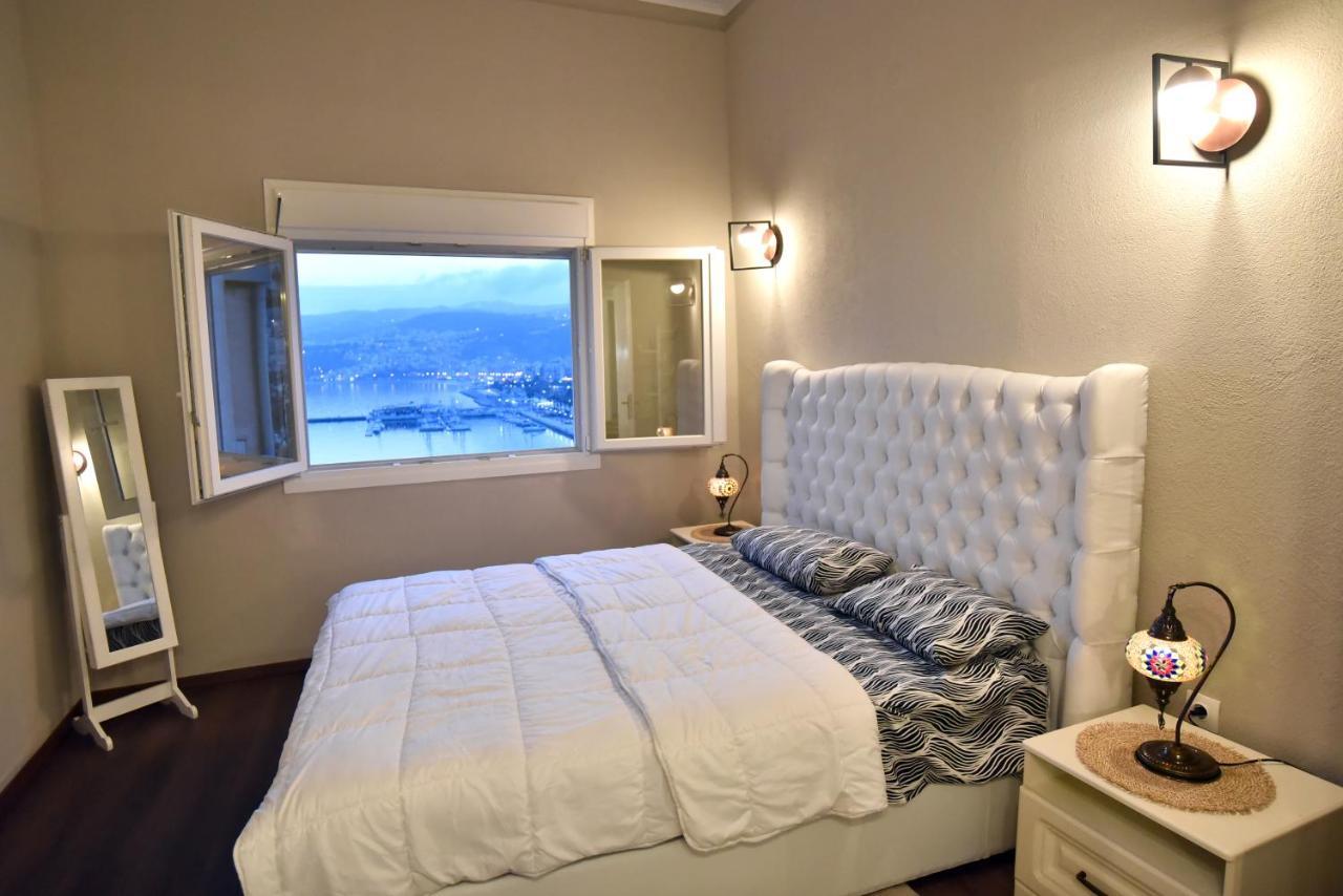 Golden Sea View - Old Town Apartment